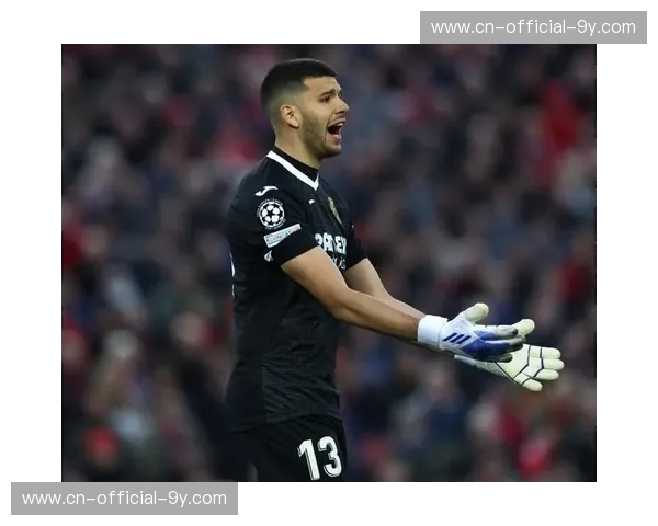 马赛门将鲁利拖延时间吃牌，细节失误放大球队压力